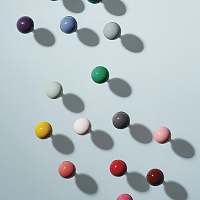 Вешалка с крючком Dots Colour от Schonbuch