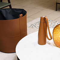 Кожаная корзина Leather Basket L от Poltrona Frau
